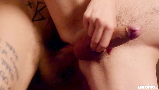 Bo Sinn Barebacks Felix Odair - Creepy Flasher Turned Lover