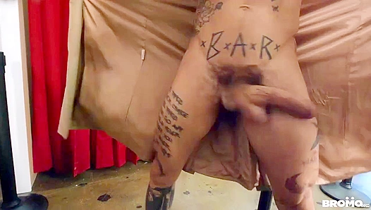 Bo Sinn Barebacks Felix Odair - Creepy Flasher Turned Lover