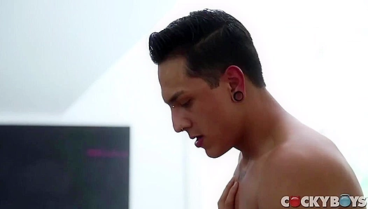 Cocky Boys - Energetic Levi Karter & Mateo Vice Take Turns