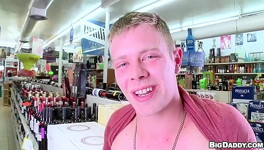 Hot Gay Action - Two Hotties Fuck Secretly at the Local Bodega