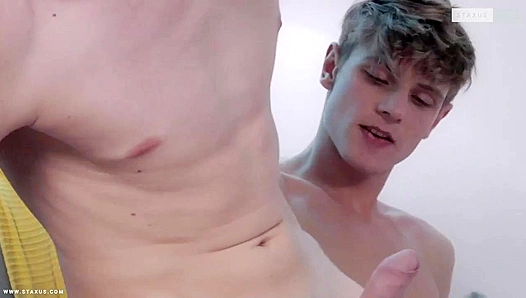 Danny Jones Rides David Hollister Reverse Cowgirl Style - Gay XXX Gay Anal Sex