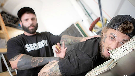 Bo Sinn Creamps Hairy Beefcake Markus Kage