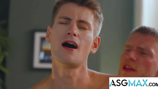 Discreet Office Hook–up: Hot Jocks Bareback in The Office Parody