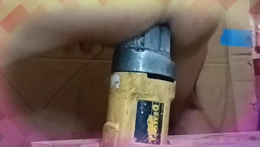 Glutton’s Intense Workshop Session With His Perfect, Round Mature Ass