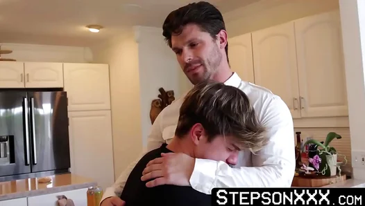 Blonde Jordan Lake Cums Hard While Hunk Devin Franco Breeds Her In Steamy StepSon Scene