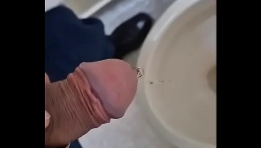 Amateur Gay Dick Pissing Video Shows Raw Fulfillment