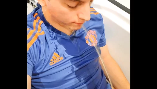 Cute European Twink 18+ Pisses and Cums in Intimate Amateur Scene