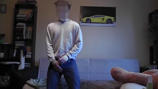 Cute Guy Enjoys Solo Pleasure in Sexy Amateur Session