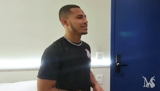 Amateur Bisexual Massage Turns Into SteamyGay Blowjob Session