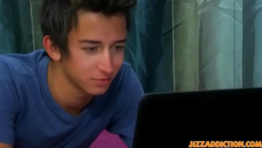 Chris Jett and Daniel Claymoore Seduce Each Other in Hot Amateur Anal Scene