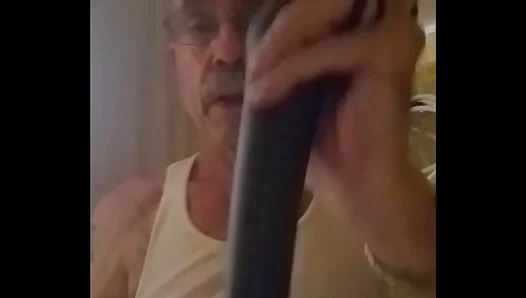 Old Guy Florida Shows Off Deep Throat Skills In Amateur Gay