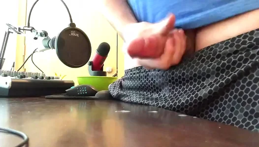 Cumming Solo: Handjob Fun For One In A HotGay Session