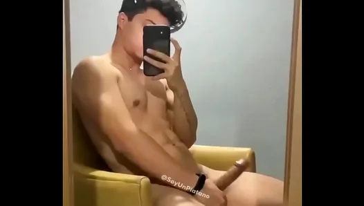 Chacalito Shows Off His Sexy Moves in Public Gay Solo Scene