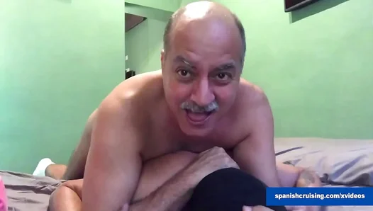 Daddy Fucks Hungry Guy in Steamy BarebackGay Session