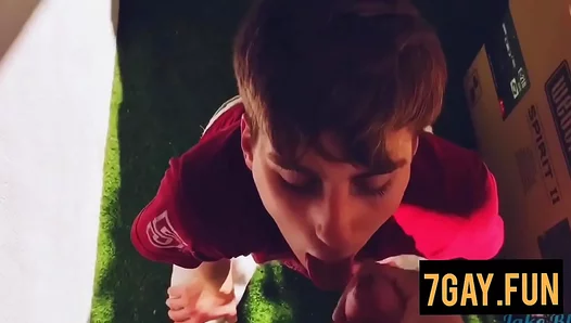 Fed With Cum: Elite Gay Amateur Blows His Way To Glory