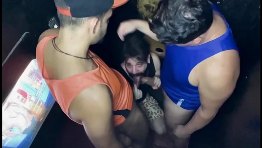 Kinky Chaser Visits Sex Booths for Hardcore Group Gay Action – Pinto Grosso
