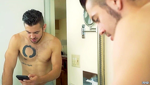 Dante Colle Gets Drilled by Older Hottie Darin Silvers