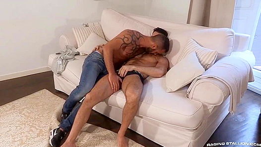 Flex Xtremo & Xavi Duran Pound Each Other Raw in Madrid Heat
