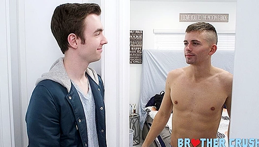Lucas Ryder and Evan Cox - Stepbrother Reunion Turned Hot Brother Crush Session