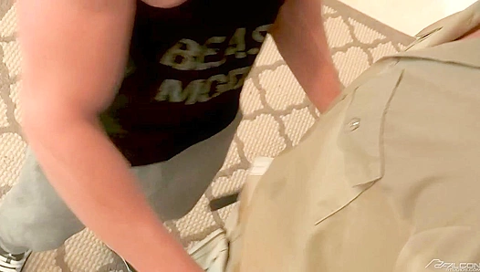 Johnny V Spreads Wide forTyler Roberts' Hard Dick - Falcon Studios