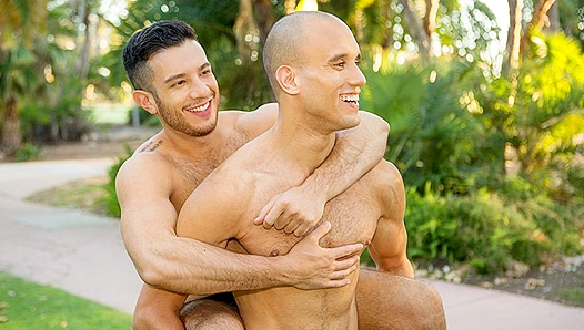 Sweaty Shredded Studs Frankie & Manny Go Bareback - Sean Cody