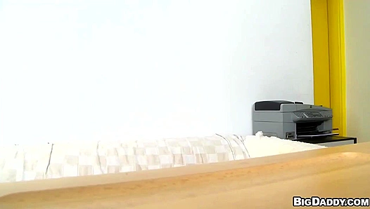 Stylish Snatch - Denis Reed Fucks Sharp-Dressed Thomas Graff Bareback