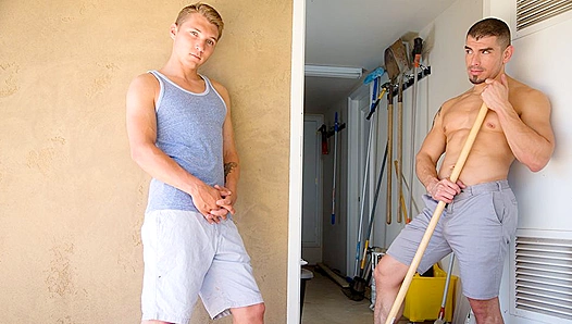 Thirsty Neighbor Elye Black Seduces Jeremy Spreadums - Raw Nextdoor Encounter