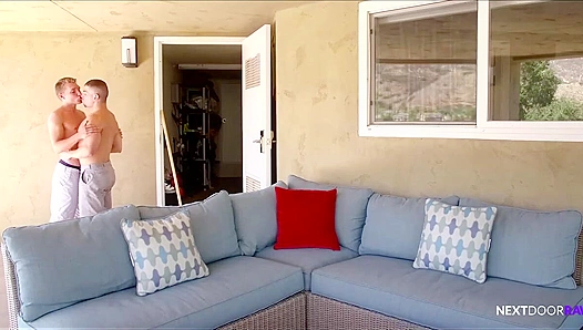 Thirsty Neighbor Elye Black Seduces Jeremy Spreadums - Raw Nextdoor Encounter