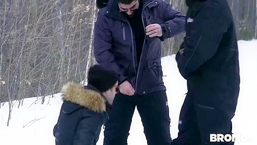 Bo Sinn Creeps into a Wild Threesome Adventure - Bromo US