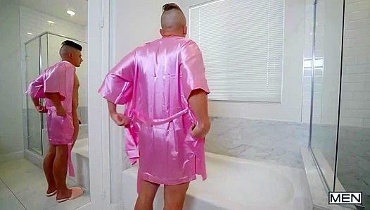 Str8 to Gay - Jake Porter & Jax Thirio Heat Up the Bathroom