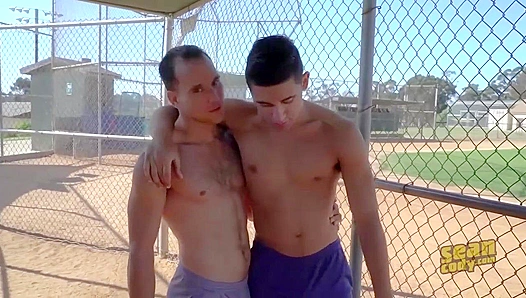 Bareback Bliss - Frankie & Joe's Hot Anal Round