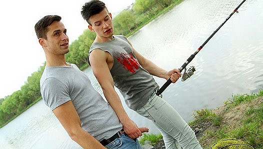 Riverside Twinks: Bareback Bliss in Broad Daylight