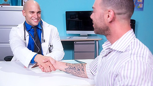 Dr. Sean Zevran Gets Fucked byCarlosLindo in a Scorching Home Session