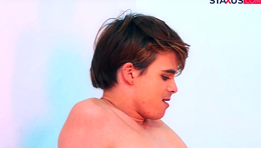 Glamorous Cock Battle - Ares Reiv & Nathan Devos Heat Up Gay XXX