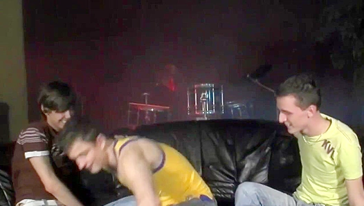 Gay Threesome Mastery - Jeffery Radden Proves Why Three's a Crowd of Fun - Gay XXX