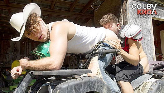 Calvin & Drake Bareback Bliss - A Happy Ending Adventure