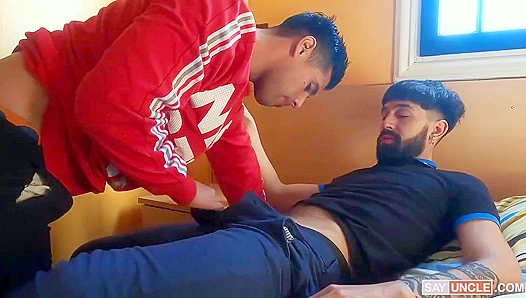 Latin Lovers Francis & Gustavo Heat Up the Sheets - Leche Explosion!