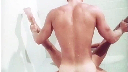 Vintage Studs - Mac Turner & Josh Kincaid Defy Norms - Hot Gay Action!