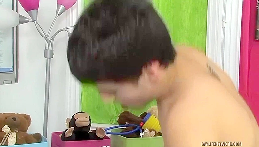 BrendanTyler & LucasSky Suck Dicks & Lollipops - Gay Twink Action