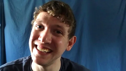 Model Shows Off Hot Ass While Slapping Her Bum In Slow Motion Comedy Scene