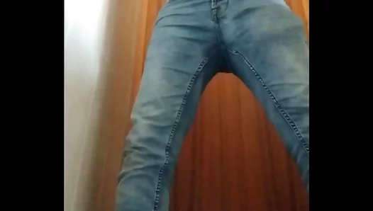 David Enjoys Intimate Gay Handjob In Amateur Masturbation Session