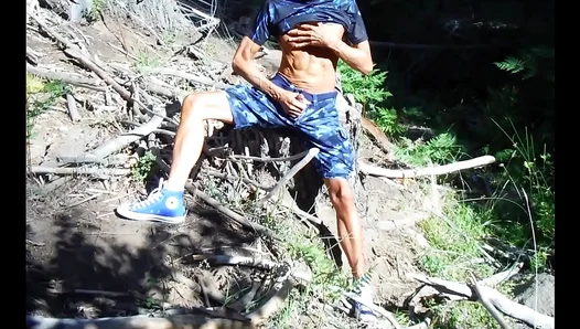 Mindful Wank Outdoors: Amateur Guy Masturbates In T–Shirt