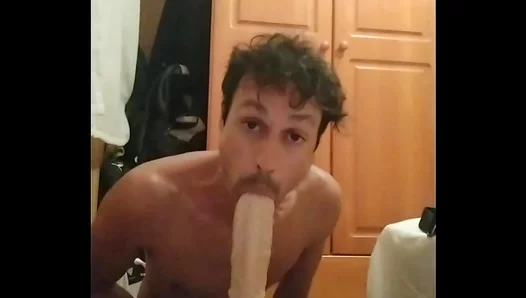 Lionel Hearts Shows Off His Skills With a Massive 25cm Cock
