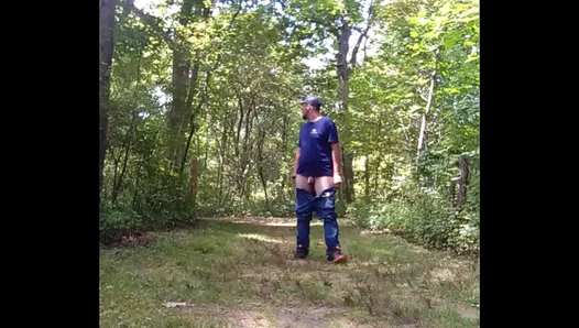 Amateur Gay Guy Shows Off Masturbating Solo On Park Trail