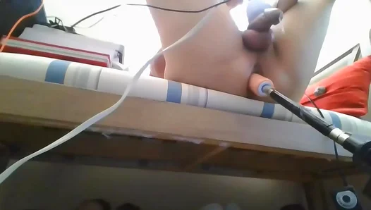 Gay Amateur Gets Vibrant Pleasure From Machine in Intense Anal Scene