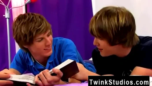 Twink 18+ Screams Ecstatically While Being Fucked Hard In Hot Gay Porn Clip