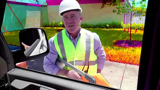 Construction Worker Gets Unexpectedly Seduced in Amateur Gay Sex Scene