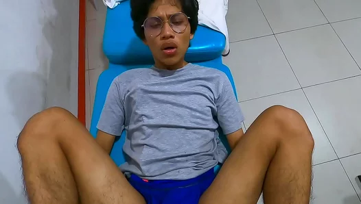 AMAZONICO Spreads Her Legs for Teen 18+ Boyfriend 18+'s Amateur Anal Adventure