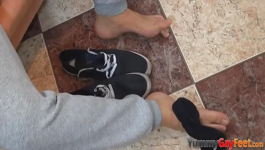 Hunky Stud Enjoys Kinky Foot Worship and Solo Masturbation Feast