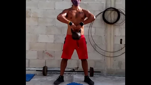 Sweaty Latin Papi Shows Off Muscles in Hot Outdoor Workout Session